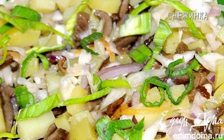 Рецепт Белорусский салат из квашеной капусты с печеным картофелем