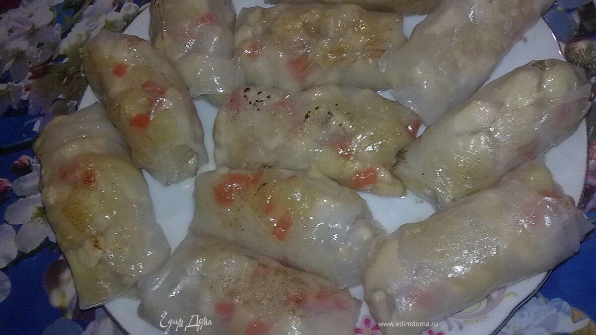 Рулетики из рисовой бумаги с куриным филе