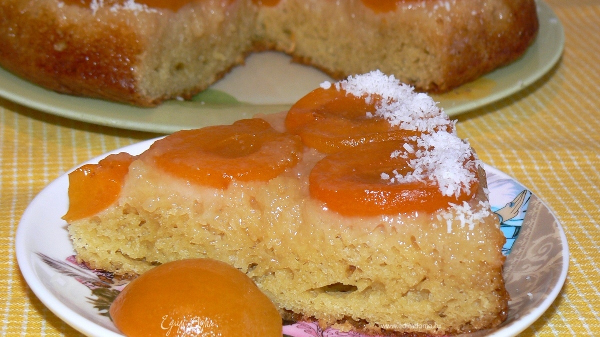 Пирог с кукурузной мукой и абрикосами