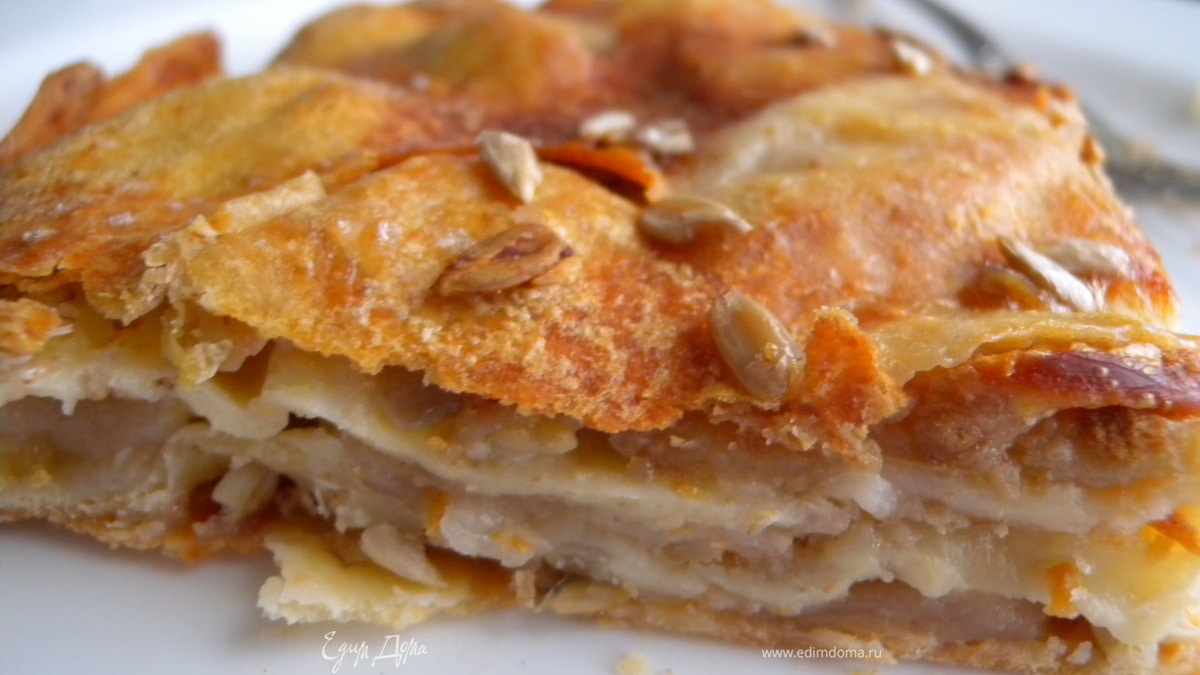 Пирог с яблоками, злаковыми хлопьями и семечками