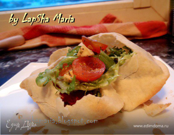 Легкий салат с моцареллой в хлебных мисках от Ришара Бертине 