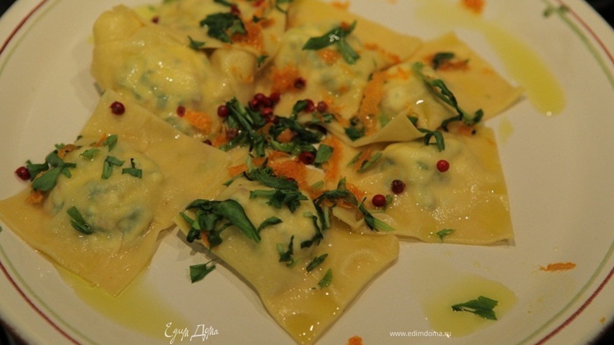 Равиоли с козьим сыром и зеленью