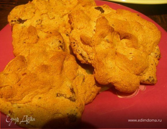 Печенье-безе с шоколадом и орехами Печенье-безе с шоколадом и орехами