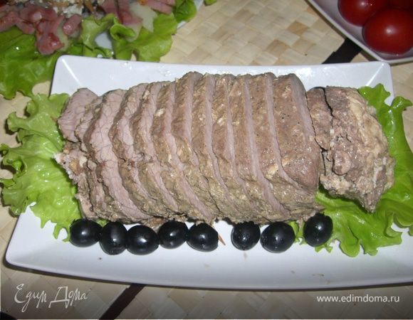 Рулет из говядины с куриной начинкой