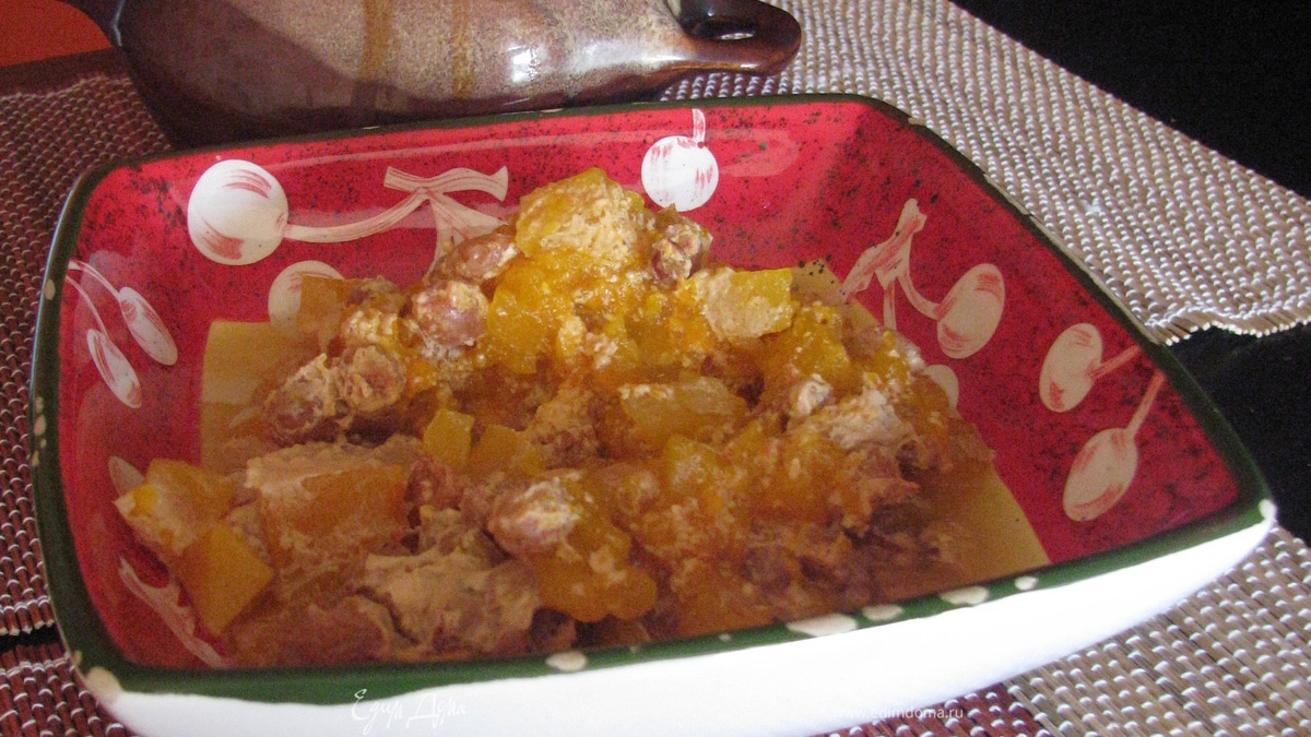 Каша из тыквы с изюмом в горшочках