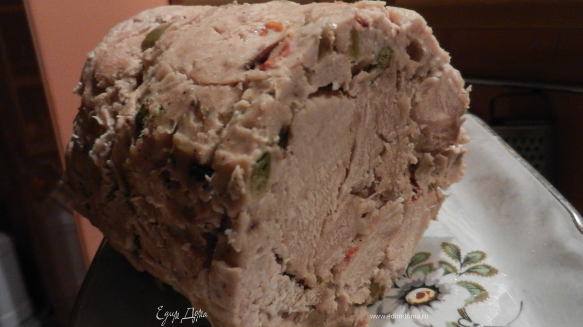 Ветчина из индейки с каперсами и оливками