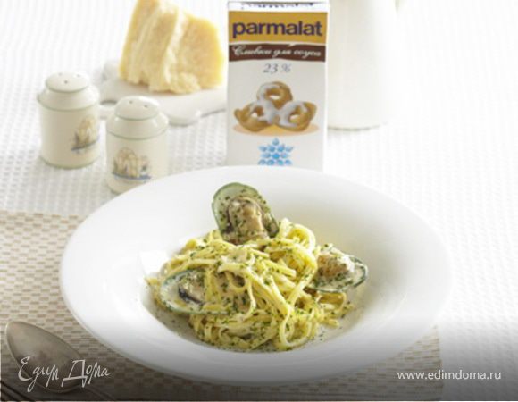 Феттучине со сливочным соусом и мидиями