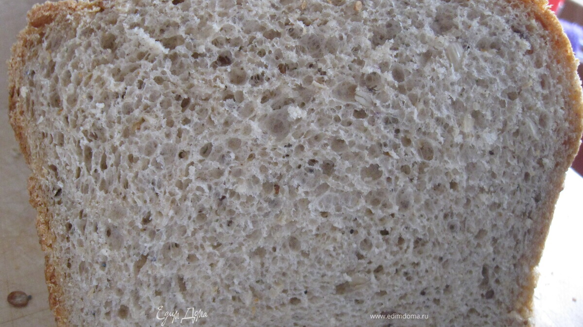 Овсяно-ржаной хлеб на пиве с семечками.