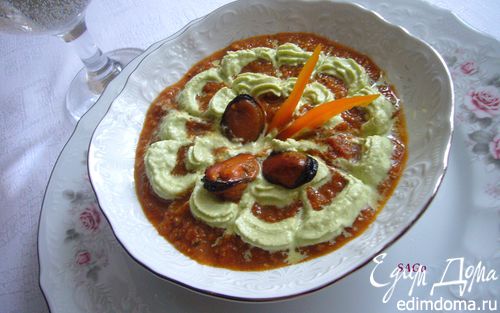 Рецепт Томатный суп с мидиями и сливочным кремом
