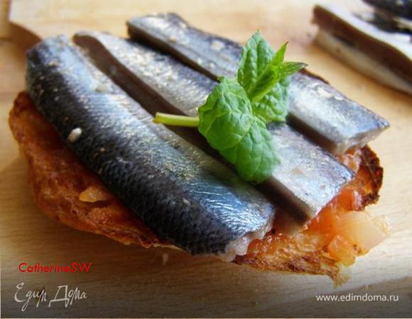 Маринованные сардины с томатным соусом Маринованные сардины с томатным соусом