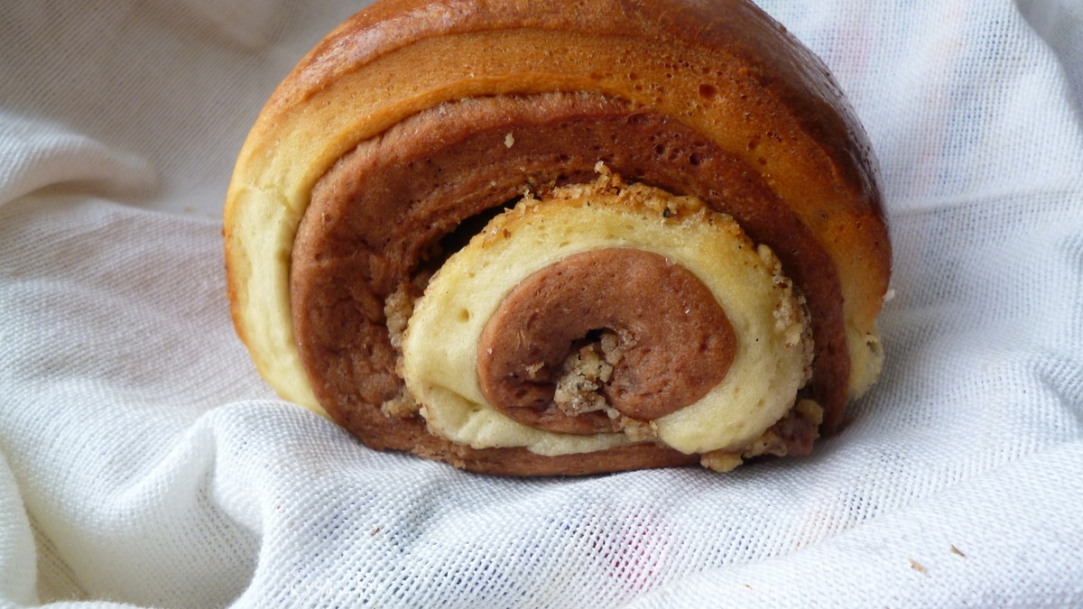 Булочки с ореховой начинкой