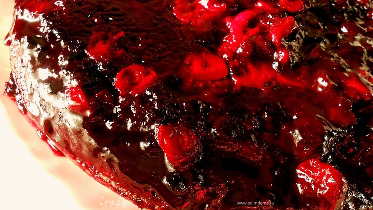 Ягодная шарлотка с глинтвейном