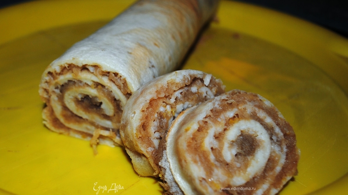 Быстрый рулет с яблочной начинкой