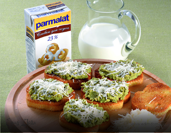 Брускетта со сливочным пюре из горошка с мятой