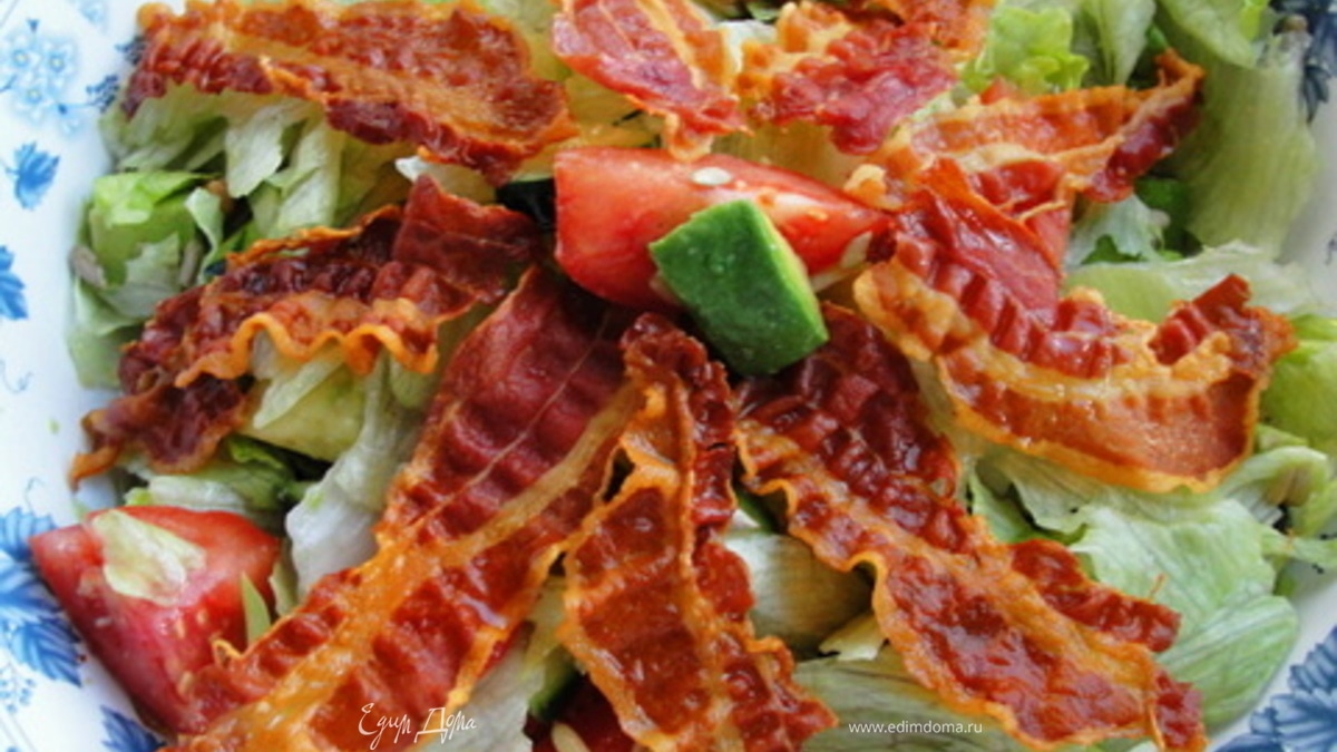 Салат из авокадо и бекона