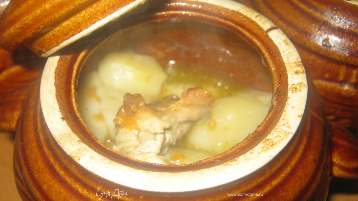 Картошечка в горшочках.