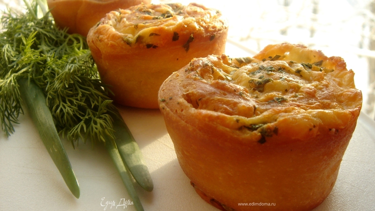 Булочки с чесноком,сыром и пряными травами