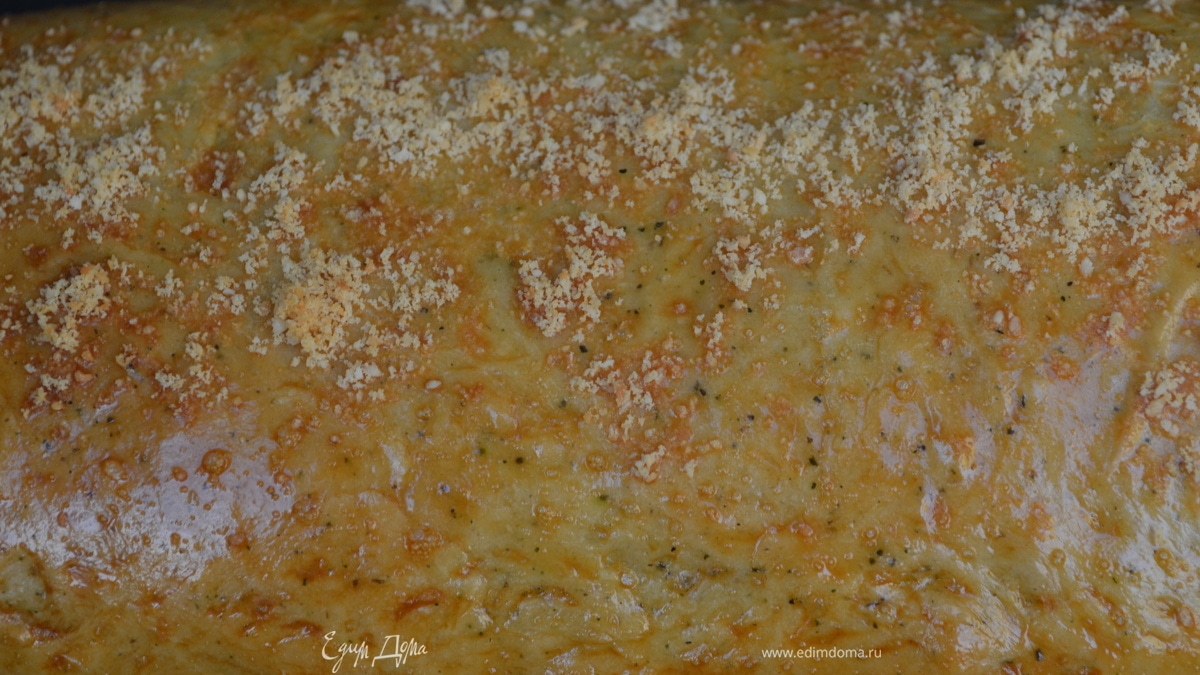 Фокачча фаршированная сладким перцем, розмарином и сыром