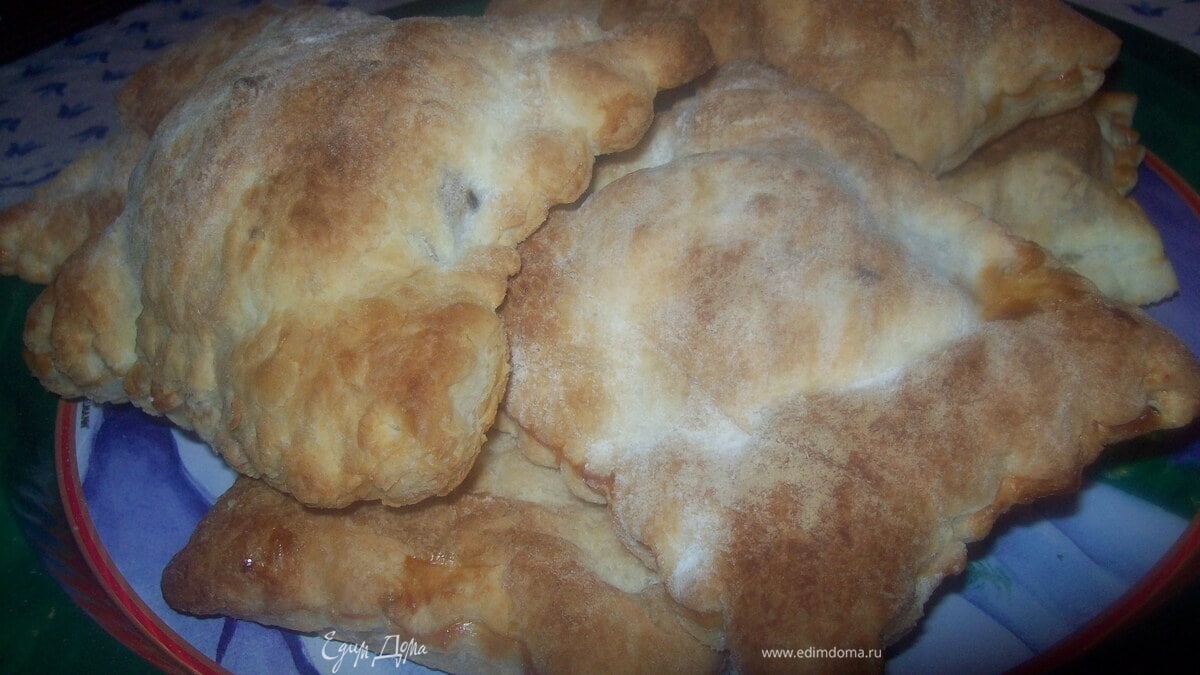 Слойки с курицей в сливочно-грибном соусе