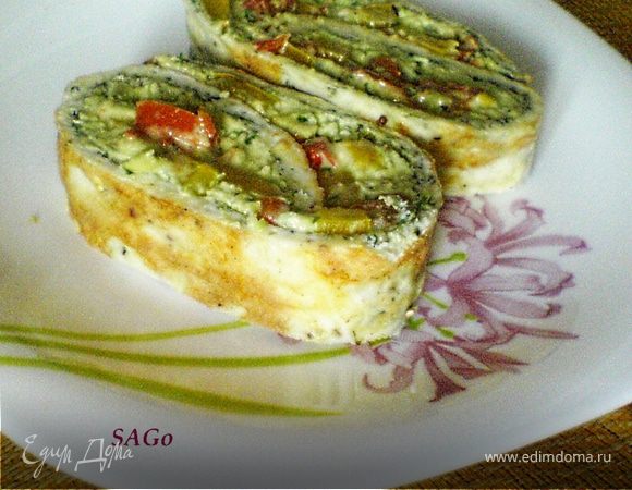 Рулетики из омлета с муссом из авокадо и болгарским перцем Рулетики из омлета с муссом из авокадо и болгарским перцем