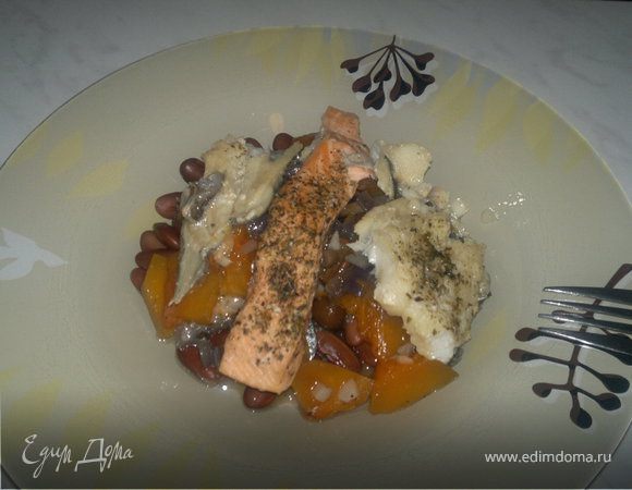 Фасолевая похлебка с рыбным миксом и овощами