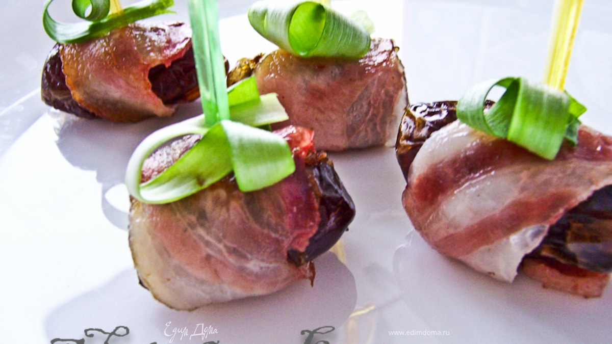 Финики с миндалем и беконом