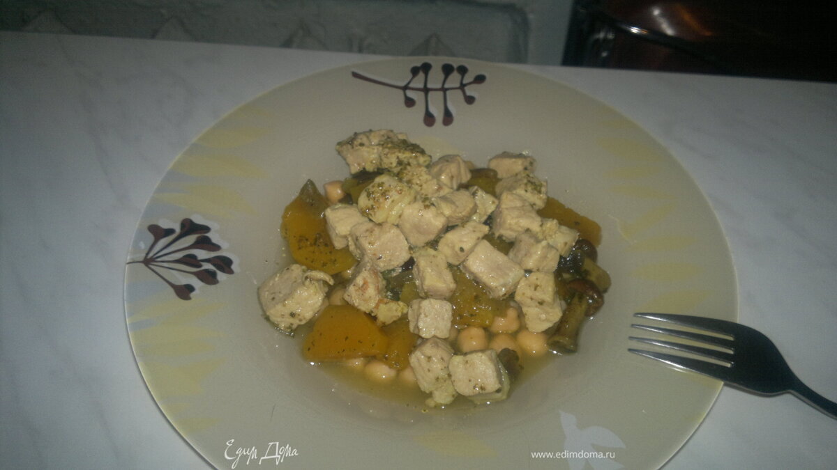 Нутовая похлебка со свининой и тыквой