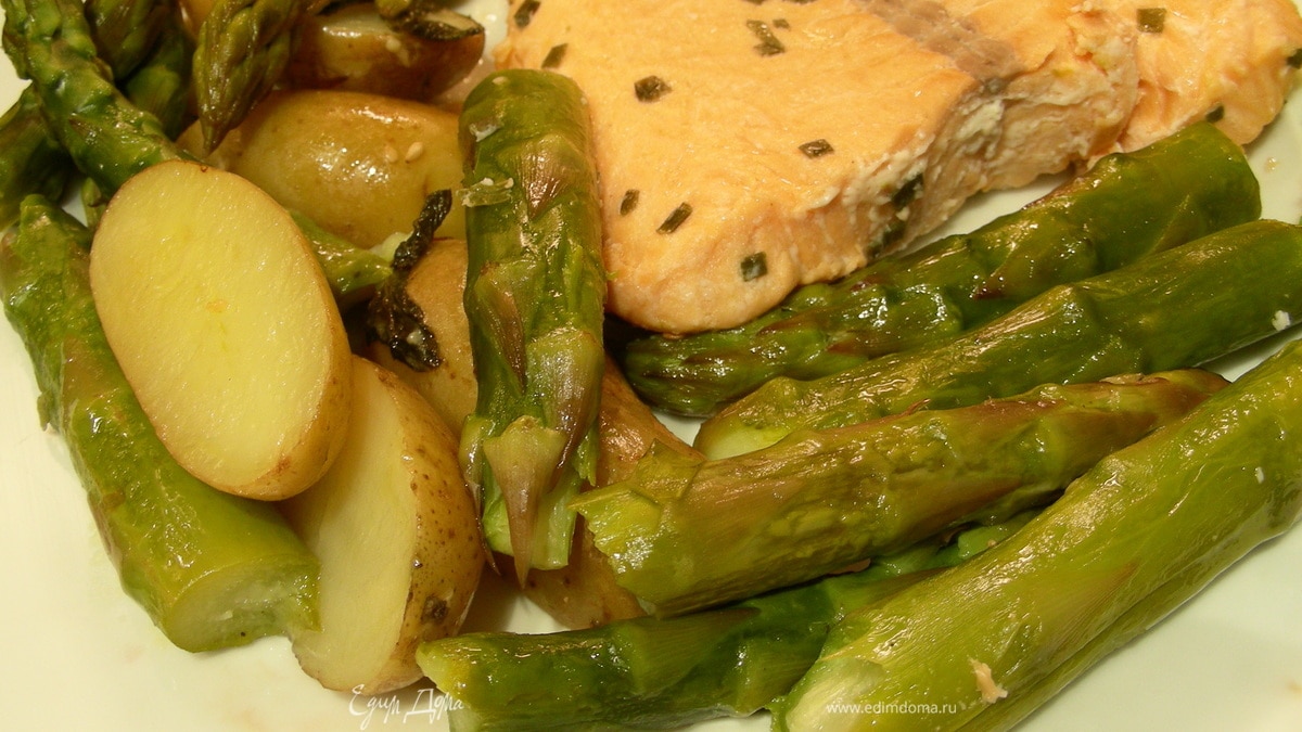 Гарнир: картофель и спаржа с мятой и лимонным маслом