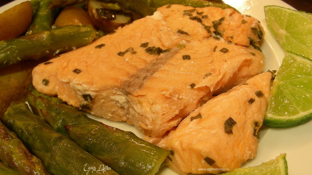 Запеченная рыбка с лаймом, эстрагоном и шнитт-луком