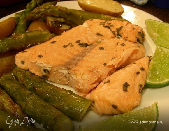 Запеченная рыбка с лаймом, эстрагоном и шнитт-луком Запеченная рыбка с лаймом, эстрагоном и шнитт-луком