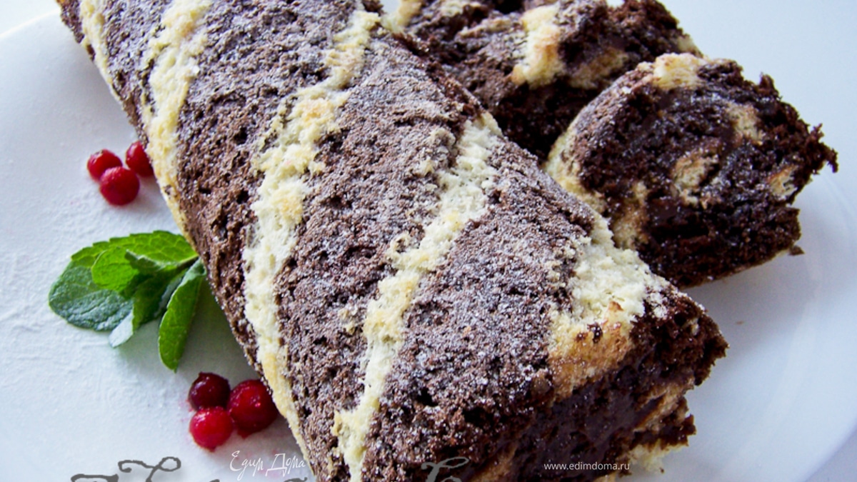 Полосатый рулад с шоколадным кремом