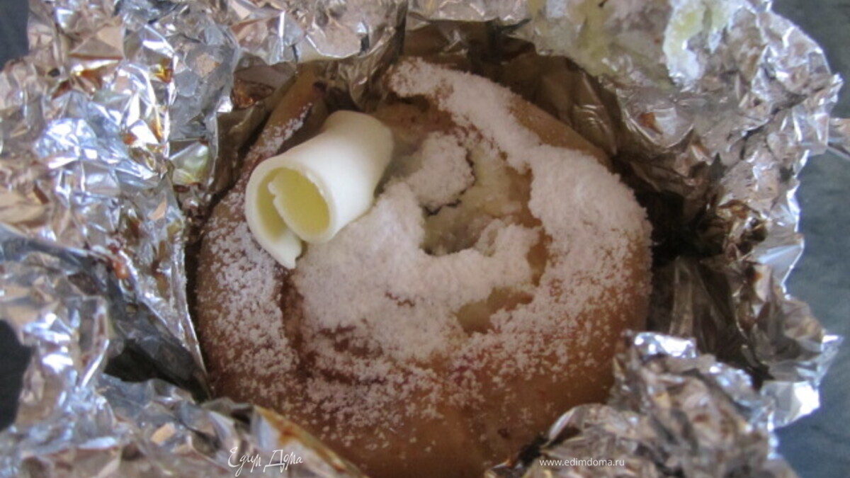 Яблоки с творогом и изюмом