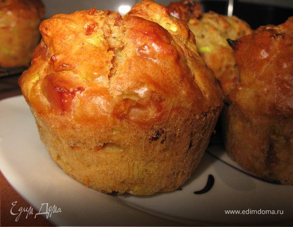 Кабачковые кексы с луком и беконом Кабачковые кексы с луком и беконом