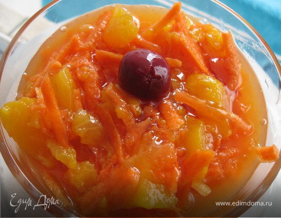 Морковный салат с персиками и апельсиновым соком