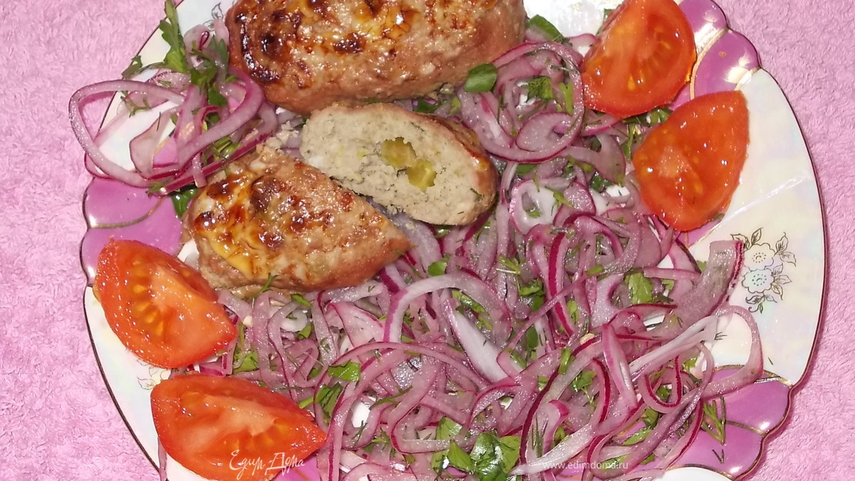 "Пятнашки" из маринованного мяса с зелёным горошком