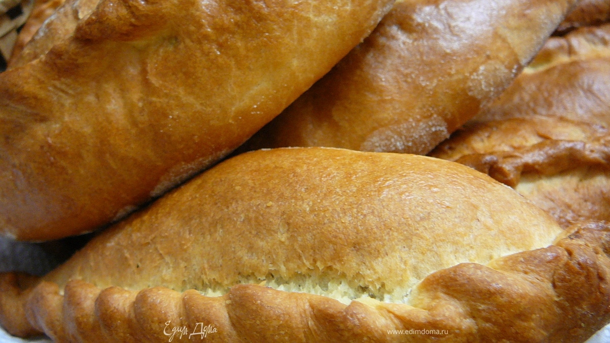 Пирожки с грибами и зеленой гречкой