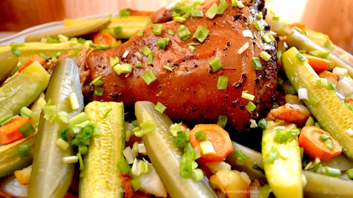 Готовим свиную рульку