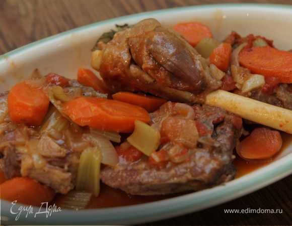 Томленая ягнятина с овощами Томленая ягнятина с овощами