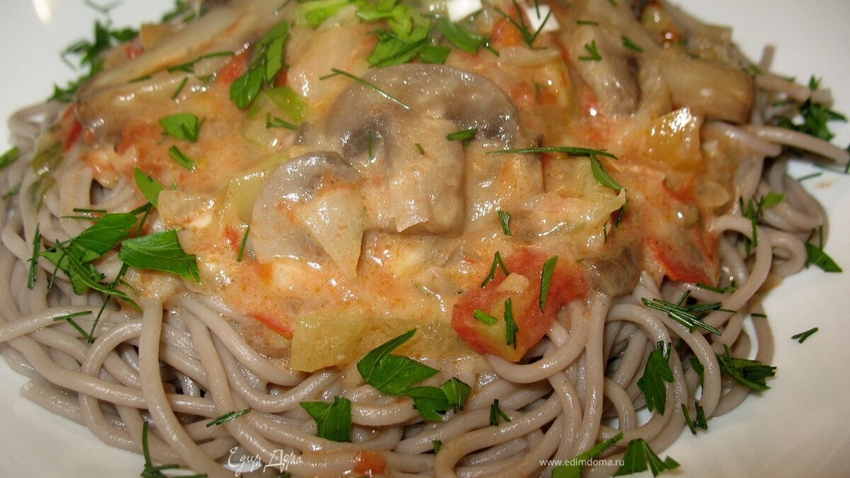 Гречневая лапша с грибами