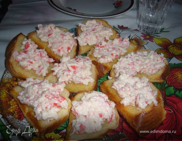 Бутерброды к крабовыми палочками Бутерброды к крабовыми палочками