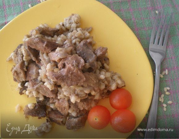 Говядина с перловкой в горшочках Говядина с перловкой в горшочках