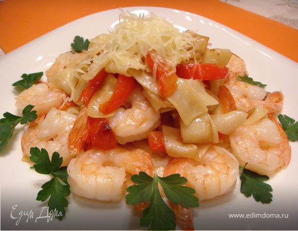 Лапша паппарделле с креветками и сладким перцем Лапша паппарделле с креветками и сладким перцем