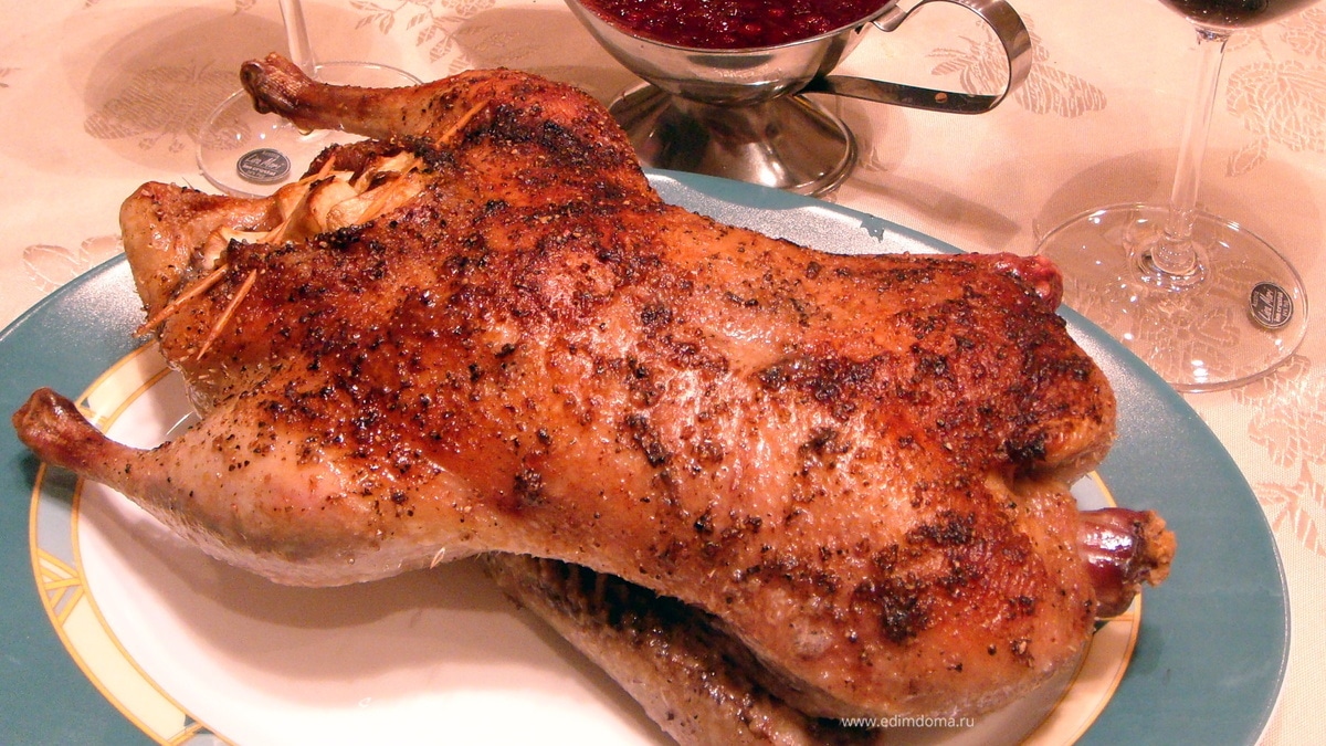 Праздничная утка с яблоками