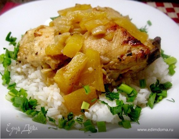 Курица в ананасе