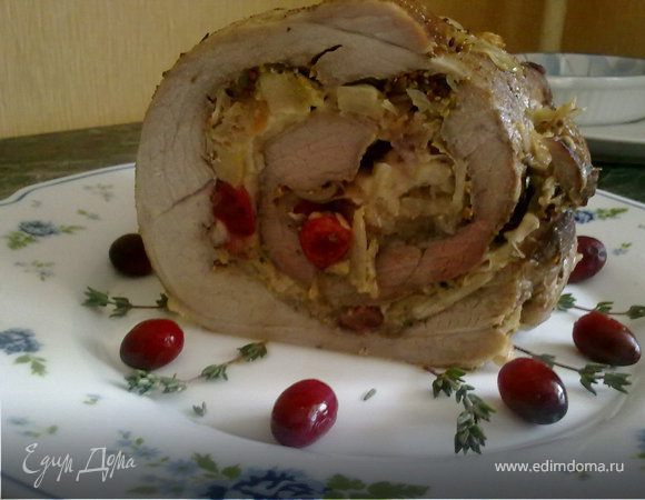 Рулет с квашеной капустой, яблоком и клюквой Рулет с квашеной капустой, яблоком и клюквой