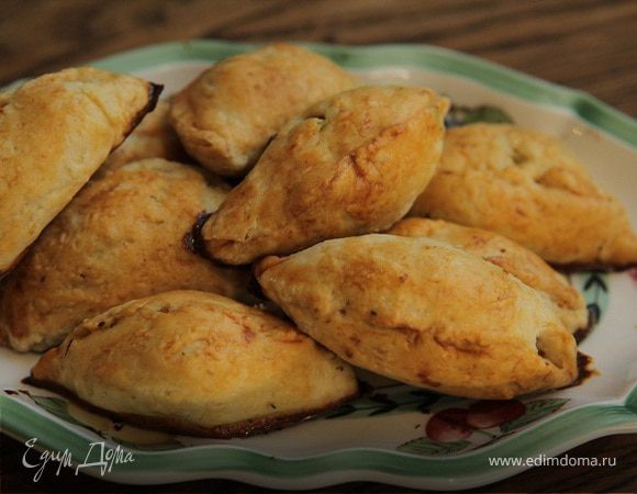 Пирожки с картофелем, фетой и розмарином 