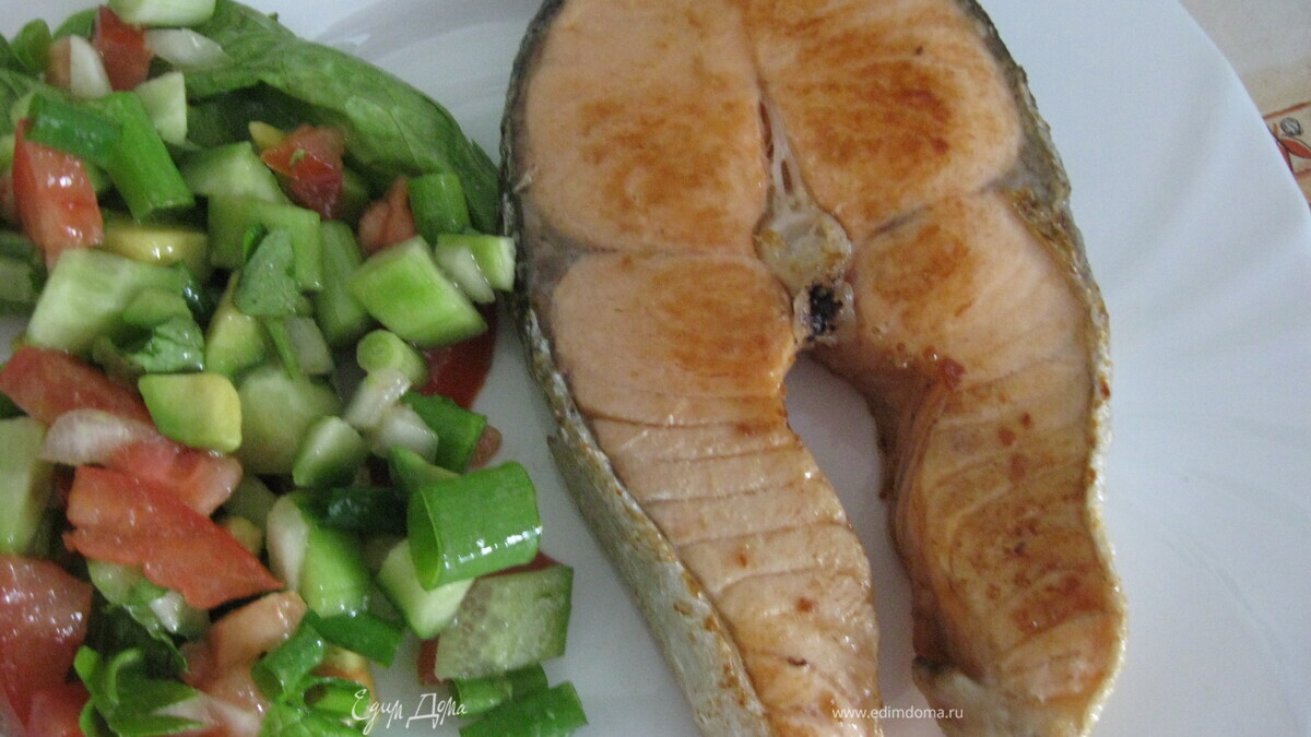 Жареный лосось