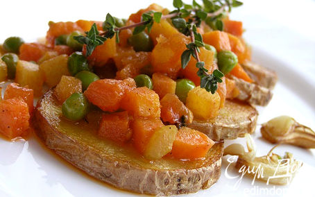 Рецепт Жареный картофель с овощным рагу и чесноком