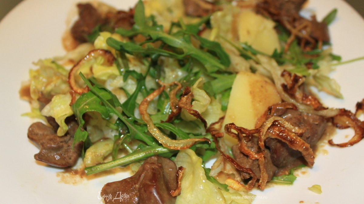 Теплый салат с куриной печенью