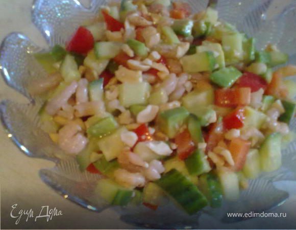 Салат "Ореховый авокадо"